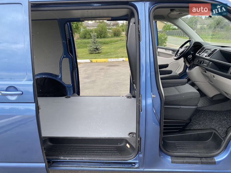 Грузовой фургон Volkswagen Transporter 2017 в Ирпене