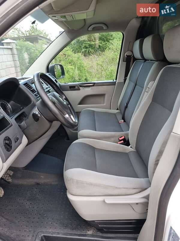 Грузовой фургон Volkswagen Transporter 2015 в Ивано-Франковске