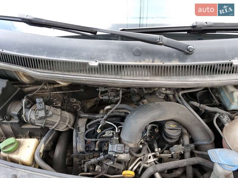 Грузовой фургон Volkswagen Transporter 2015 в Ивано-Франковске