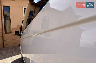 Мінівен Volkswagen Transporter 2010 в 