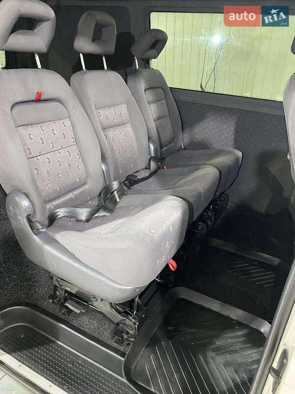 Минивэн Volkswagen Transporter 2001 в Косове
