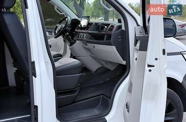 Минивэн Volkswagen Transporter 2016 в 