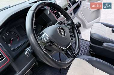 Минивэн Volkswagen Transporter 2016 в 