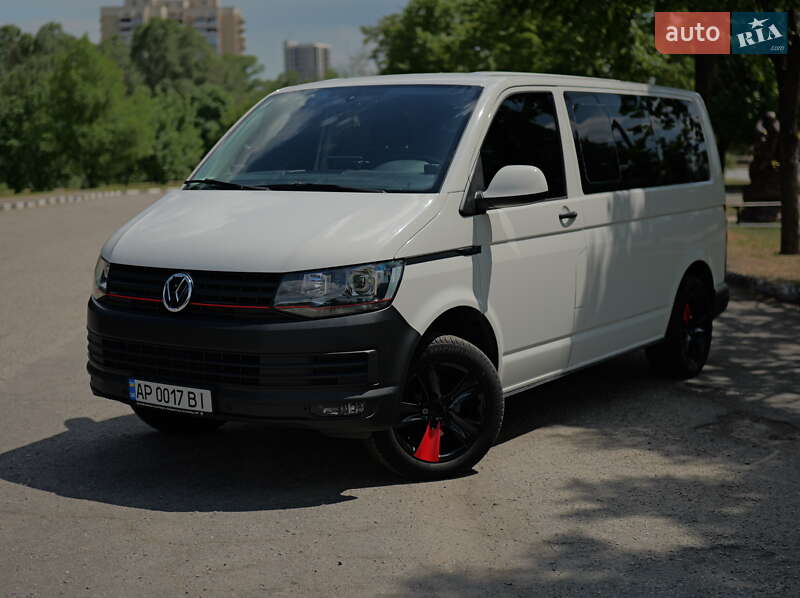Минивэн Volkswagen Transporter 2016 в 