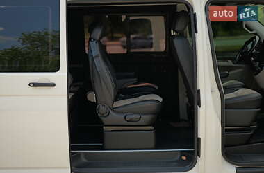 Минивэн Volkswagen Transporter 2016 в 