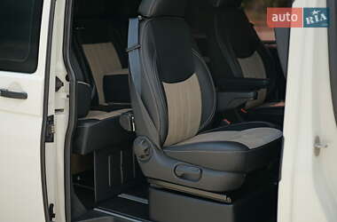 Минивэн Volkswagen Transporter 2016 в 