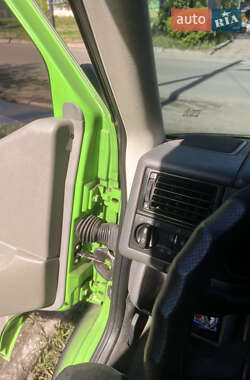 Минивэн Volkswagen Transporter 2001 в 