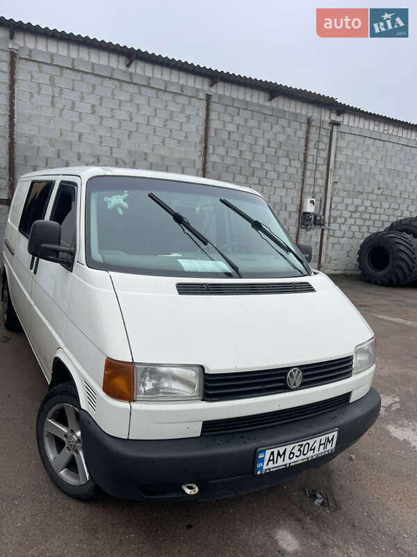 Мінівен Volkswagen Transporter 2000 в 