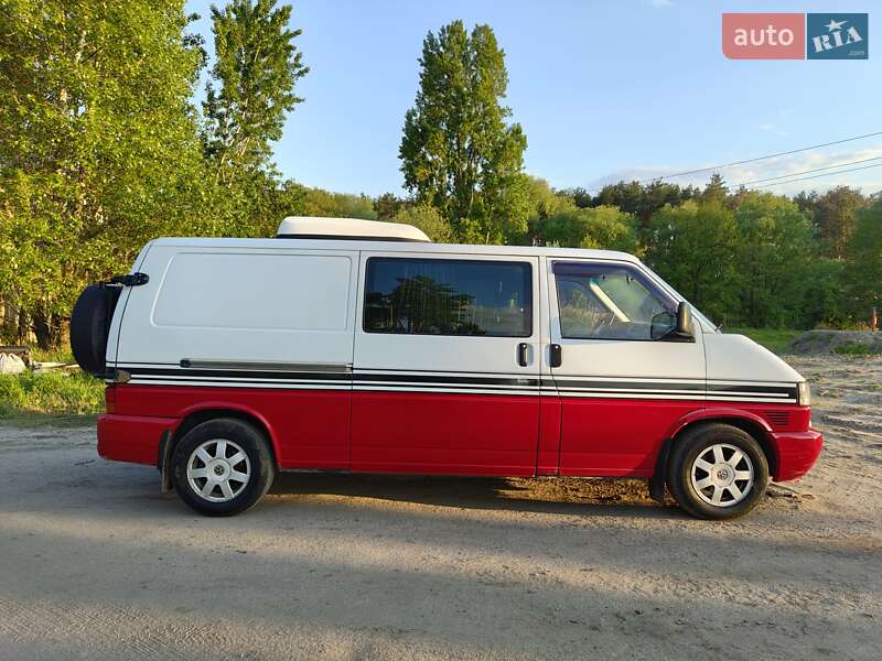 Грузопассажирский фургон Volkswagen Transporter 2000 в Харькове
