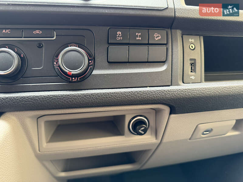 Вантажний фургон Volkswagen Transporter 2019 в Тячеві