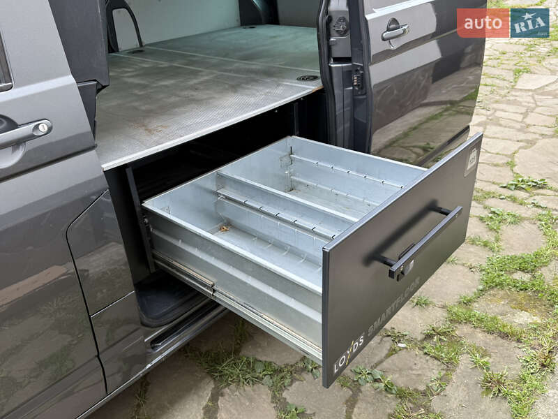 Вантажний фургон Volkswagen Transporter 2019 в Тячеві