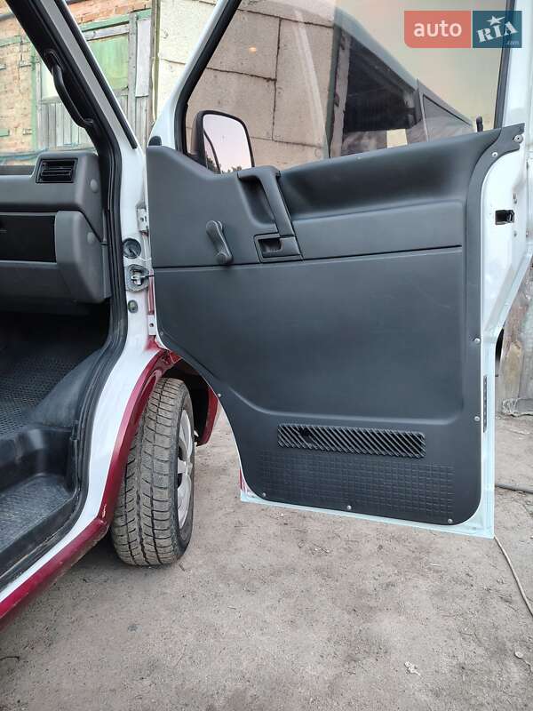 Минивэн Volkswagen Transporter 1997 в Остроге