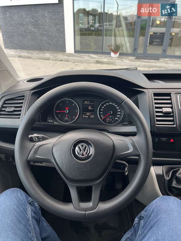 Мінівен Volkswagen Transporter 2016 в Хусті