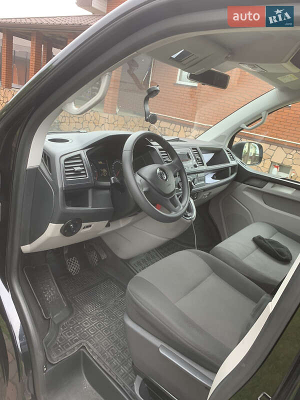 Минивэн Volkswagen Transporter 2016 в Ровно