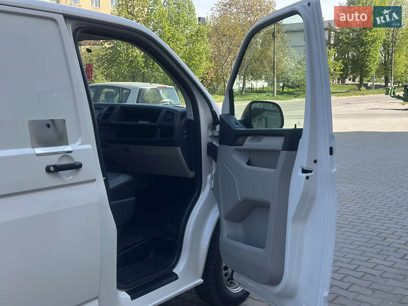 Вантажний фургон Volkswagen Transporter 2018 в Дубні