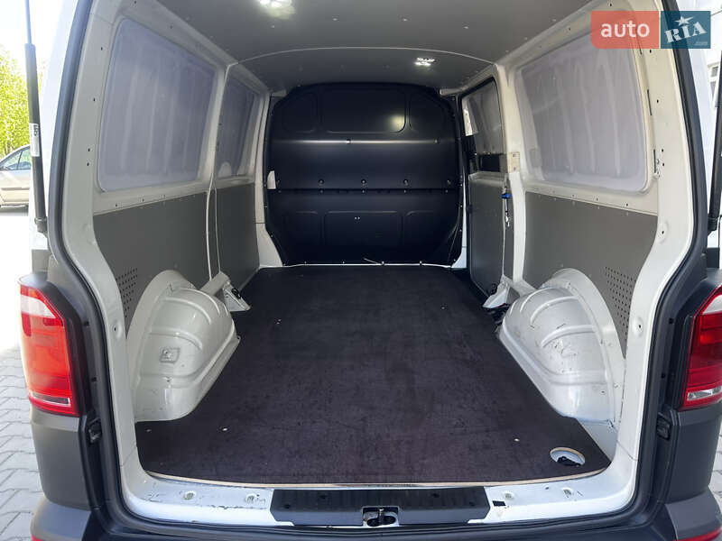 Вантажний фургон Volkswagen Transporter 2018 в Дубні