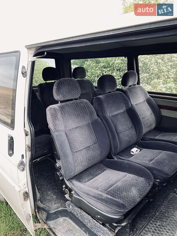 Мінівен Volkswagen Transporter 2001 в Золочеві