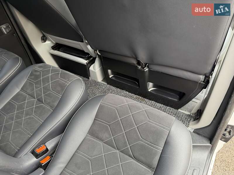 Мінівен Volkswagen Transporter 2014 в Тячеві