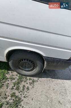 Мінівен Volkswagen Transporter 2000 в 