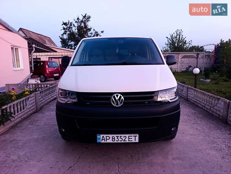 Вантажопасажирський фургон Volkswagen Transporter 2010 в Запоріжжі