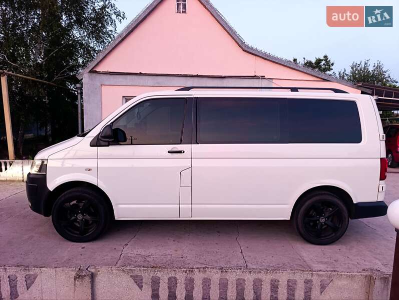 Вантажопасажирський фургон Volkswagen Transporter 2010 в Запоріжжі