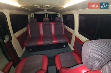 Минивэн Volkswagen Transporter 2010 в 