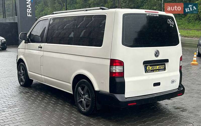 Мінівен Volkswagen Transporter 2011 в Чернівцях