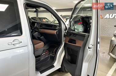 Минивэн Volkswagen Transporter 2019 в 