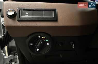 Минивэн Volkswagen Transporter 2019 в 