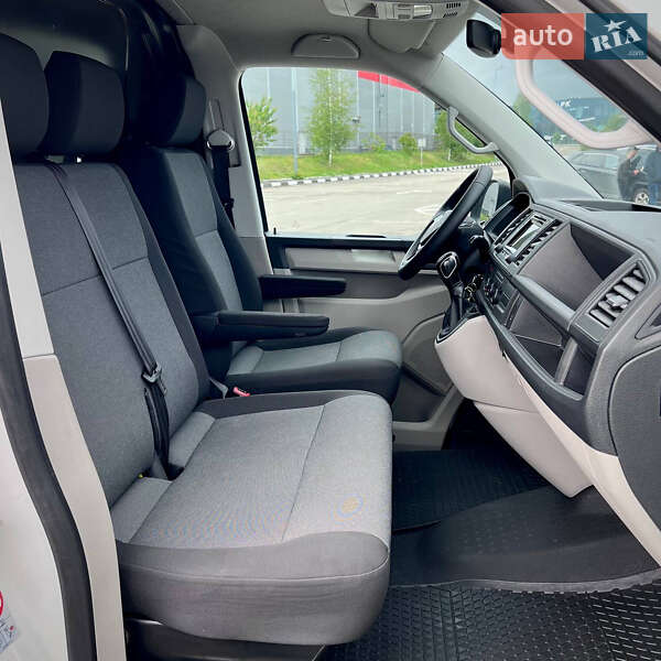Вантажний фургон Volkswagen Transporter 2018 в Києві