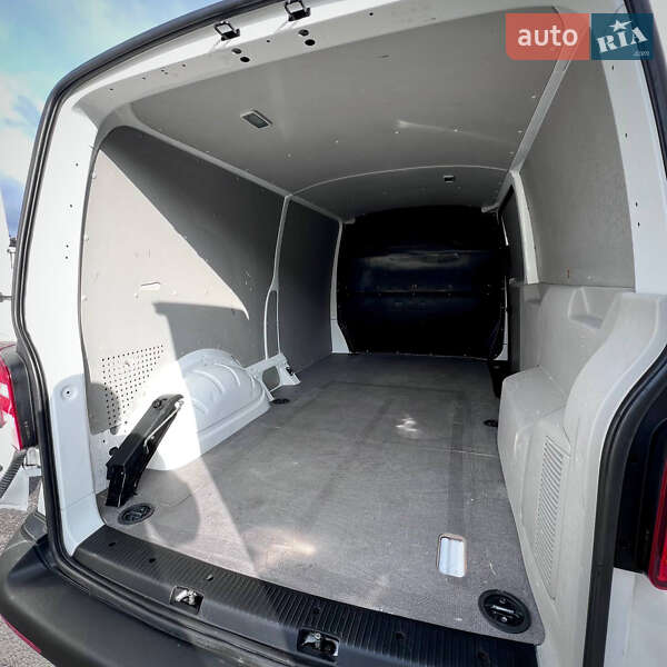 Вантажний фургон Volkswagen Transporter 2018 в Києві