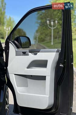 Грузовой фургон Volkswagen Transporter 2015 в 