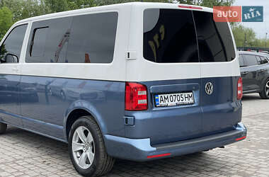 Минивэн Volkswagen Transporter 2019 в 