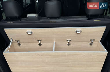 Минивэн Volkswagen Transporter 2019 в 