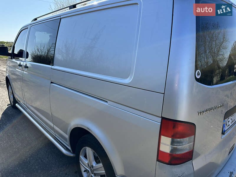 Грузовой фургон Volkswagen Transporter 2010 в Немирове