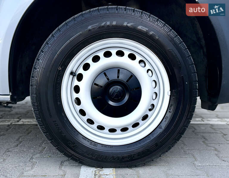 Грузовой фургон Volkswagen Transporter 2021 в Черновцах