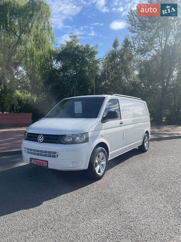 Грузовой фургон Volkswagen Transporter 2012 в 