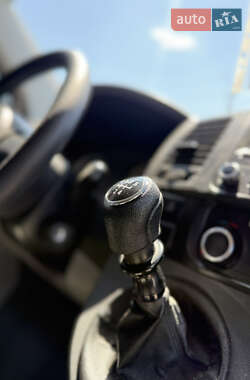 Грузовой фургон Volkswagen Transporter 2012 в 