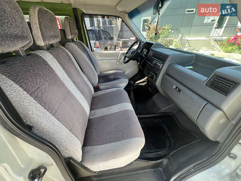 Минивэн Volkswagen Transporter 1996 в Запорожье