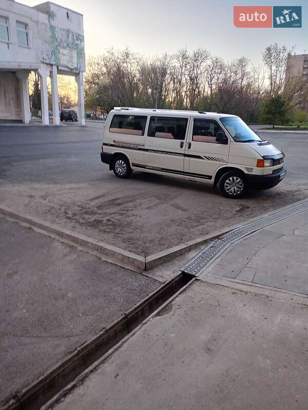 Минивэн Volkswagen Transporter 1999 в Новояворовске