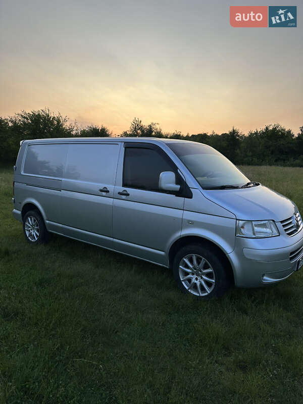Грузовой фургон Volkswagen Transporter 2007 в Хусте