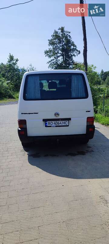 Минивэн Volkswagen Transporter 2003 в Иршаве