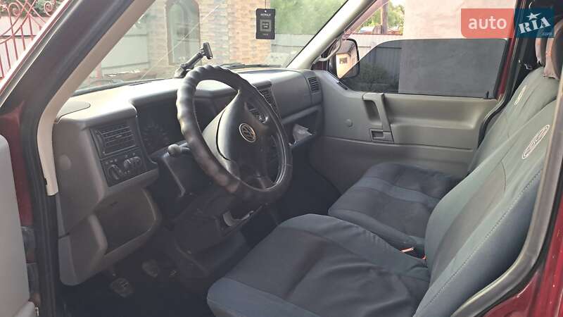 Минивэн Volkswagen Transporter 2000 в Надворной