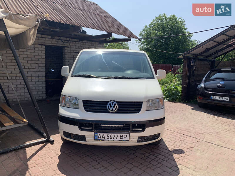 Минивэн Volkswagen Transporter 2005 в 