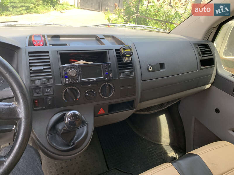 Минивэн Volkswagen Transporter 2005 в Помошной