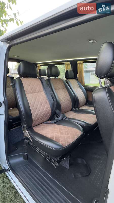 Минивэн Volkswagen Transporter 2016 в Броварах