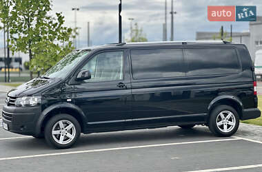 Минивэн Volkswagen Transporter 2015 в 