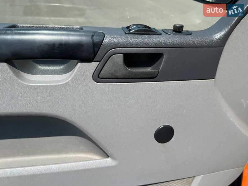 Минивэн Volkswagen Transporter 2005 в Киеве