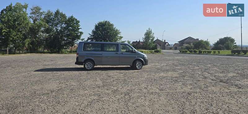 Грузовой фургон Volkswagen Transporter 2012 в Ужгороде