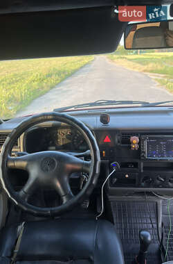 Минивэн Volkswagen Transporter 2000 в 